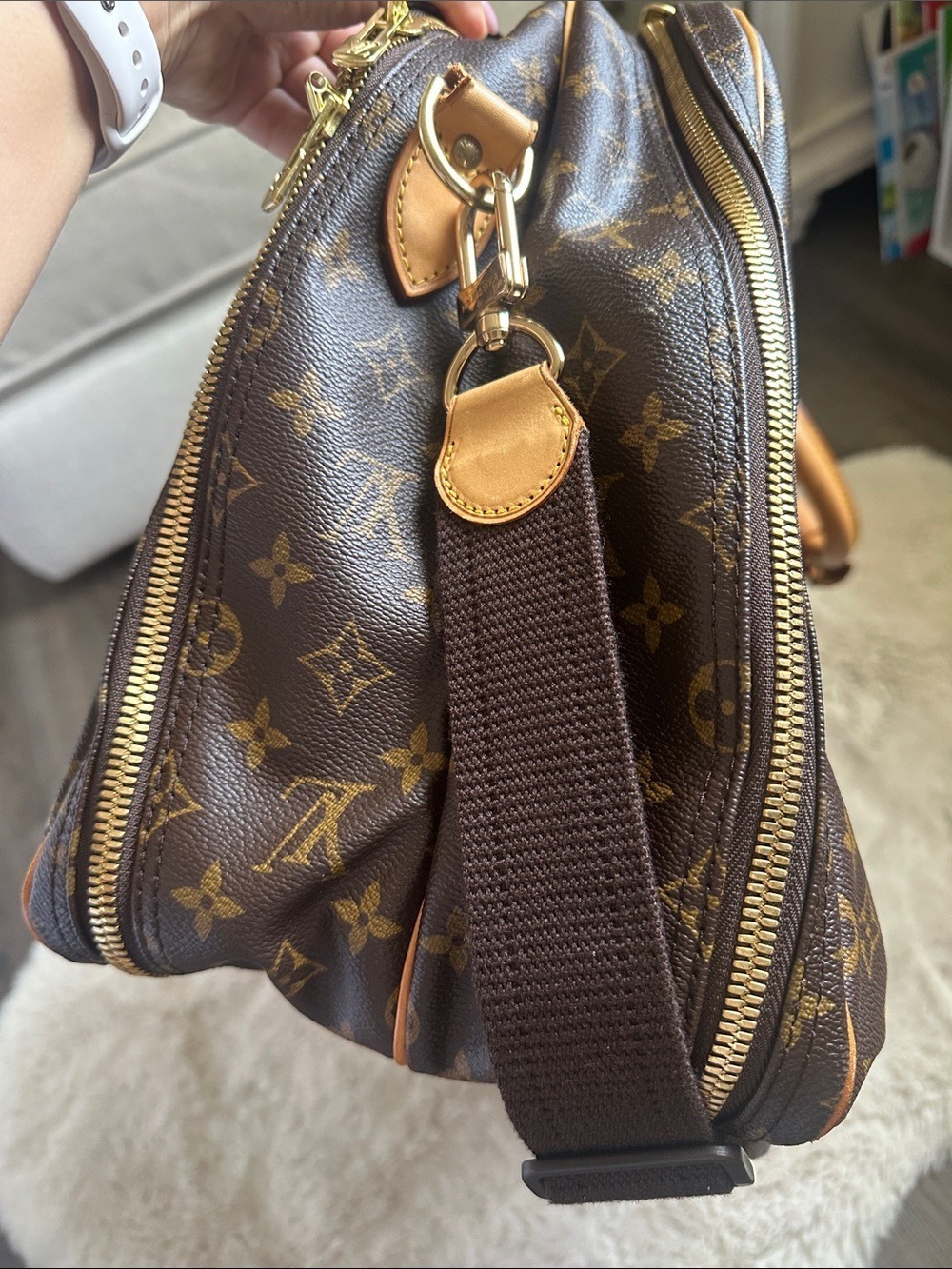 Louis Vuitton Alize Monogram Canvas Travel Bag - Picture 6 of 16